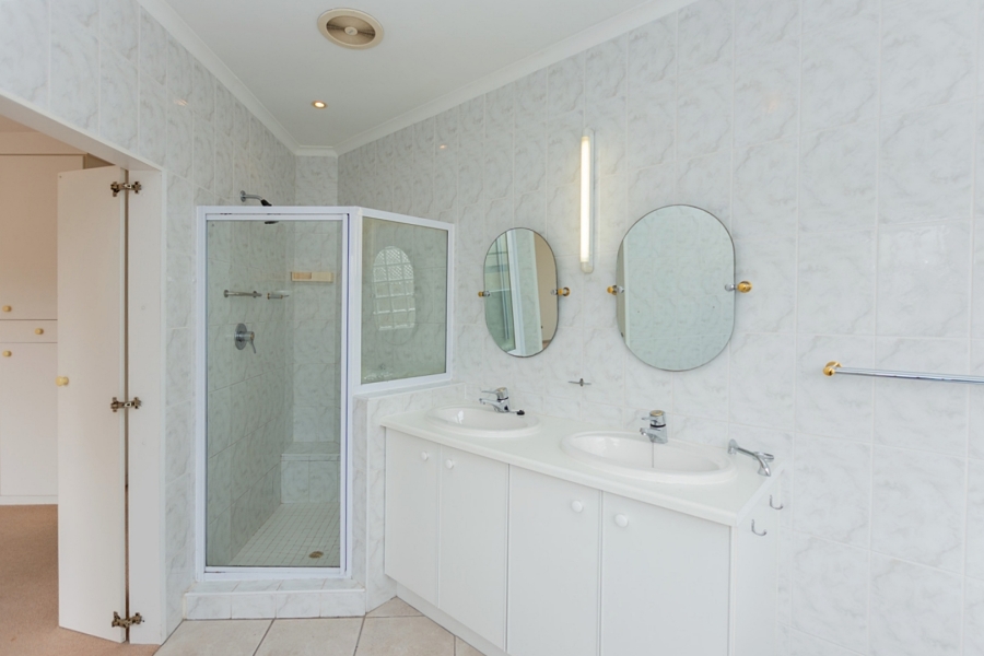 4 Bedroom Property for Sale in Middedorp Western Cape